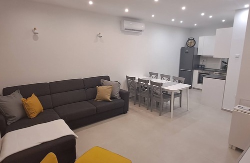 Sibenik Apartamento | NEW Holiday Apartment,A4+2, Family house - OPG Rudan, garden pool, terase, wi-fi