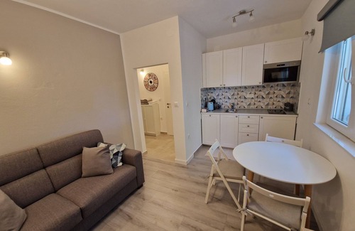 Sibenik Apartamento | NEW Holliday Apartment A2+2, Family house, garden pool, terase, wi-fi