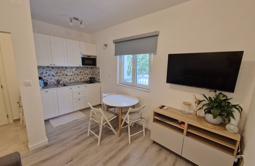 Sibenik Apartamento | NEW Holliday Apartment A2+2, Family house, garden pool, terase, wi-fi