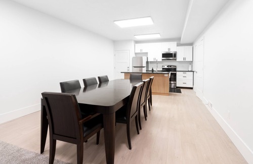 Farmington Casa | New home, any season getaway. Minutes away from everything!
