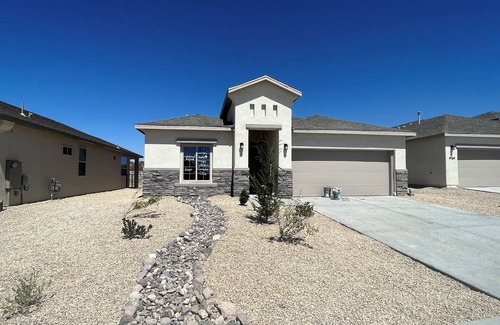 Las Cruces Casa | New home, beautiful backyard, 3 bedroom