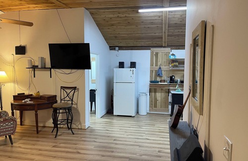 Brookshire Casa | New Home, country living near Katy & Houston, horses, rodeo, quiet