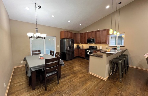 Lincoln Casa | New Home, Great Location, Quiet Neighborhood