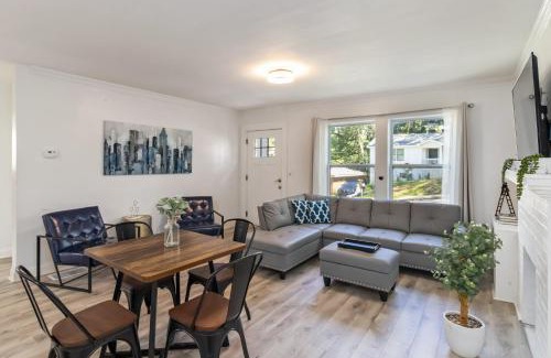 Home Park Casa | New Home in MidTown- Sleeps 11 For Rent in Atlanta