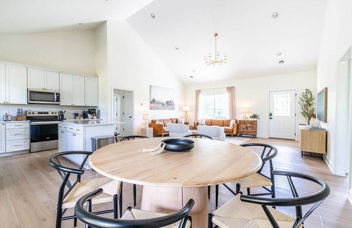 Tusculum Casa | New Home in Tusculum - ALL King Beds! No Cleaning Fees!