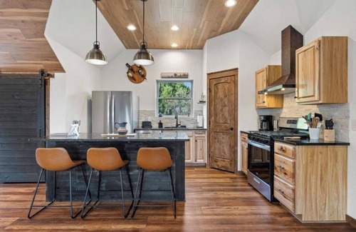 Piedmont Casa | New home on 12 peaceful acres