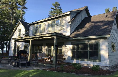 Leland Casa | Nueva casa en el río Leland