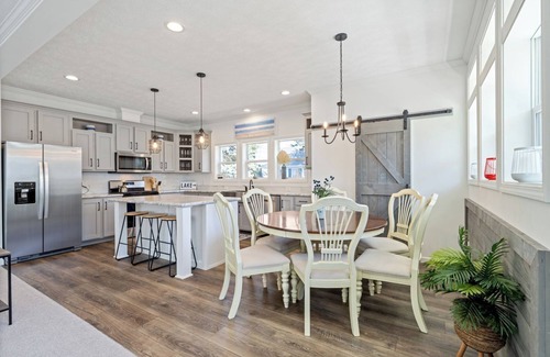 Port Clinton Cabaña | New Home~Port Clinton~Lake Erie Views~Beach Access