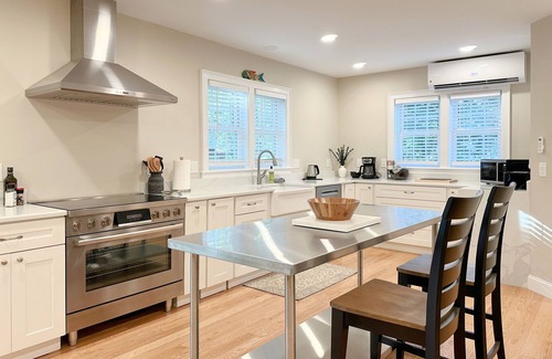 Rye Casa | NEW HOME! Sleeps 10 4Bdrm/4Bath PRIVATE LOT- Jenness Beach Gem!