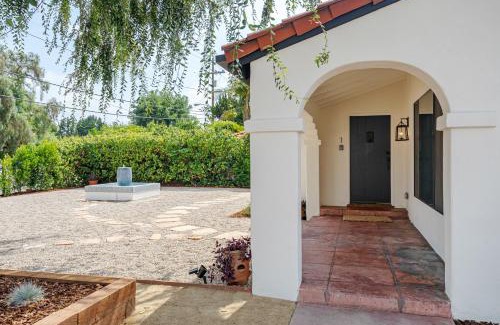 Valley Glen Casa | New Home Universal sleeps 18 hot tub