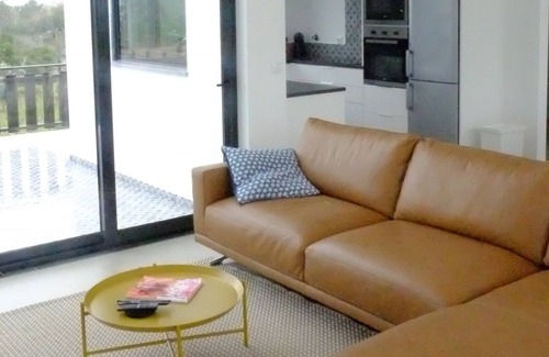 Lourinha Villa | ¡Nuevo hogar con piscina privada en el medio del green!