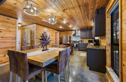 Ringold Cabina | New hot tub, beautiful views, secluded and quiet