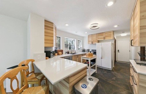 Christmas Valley Casa | *NEW* Hot Tub + Fire Pit + Playground