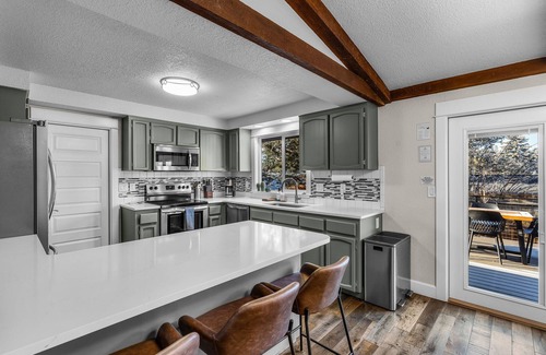 Mountain View District Casa | New! Hot Tub ~ Foosball ~ Bonus Room ~ Dog Friendly ~ AC!