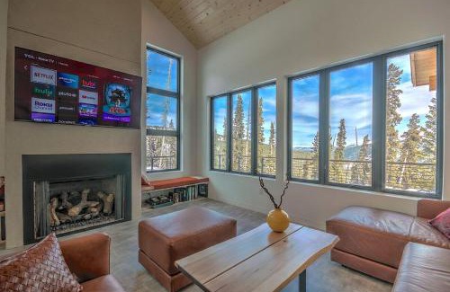 Quandary Village Casa | NEW Hot Tub Haven with Panoramic View - Blue River