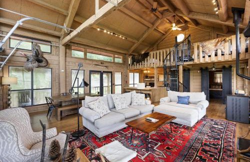 Centerville Casa | New Hot Tub Judes Peak on Big Piney Creek