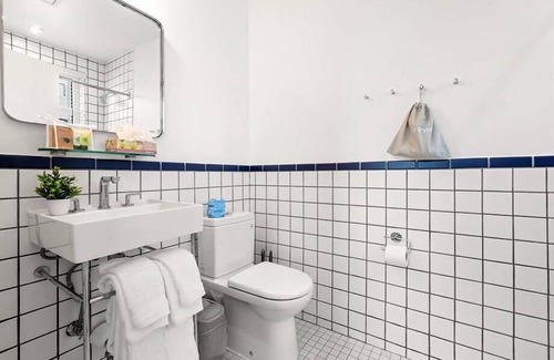 West Avenue Hotel | New! Hotel-Style Amenities, nr Downtown, Parks & Beach