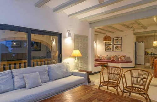 Javea Casa | Casa nueva: Piscina climatizada, gran BBQ, wifi de 100MB, aire acondicionado