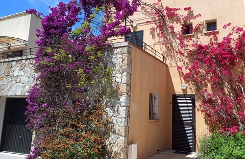 Lozari Casa | Casa nueva, en una tranquila residencia turística de playa de 3 estrellas