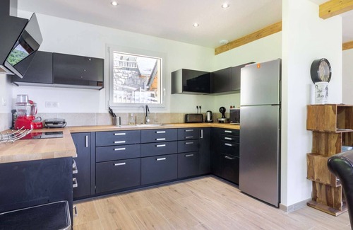 Grust Casa | Casa nueva en Grust para 12 personas, 4 habitaciones, WIFI, aparcamiento, ropa y limpieza incluidos