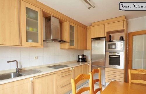 Cirauqui Casa | Nueva casa en zona rural con jardín y porche en el centro de Navarra.