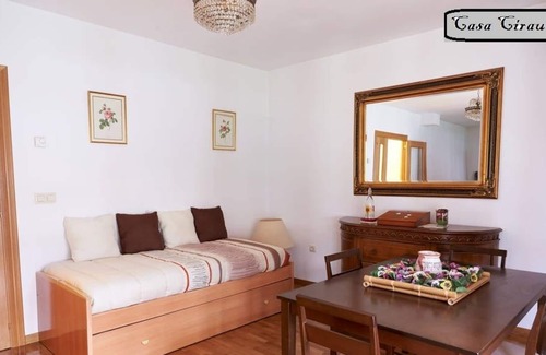 Cirauqui Casa | Nueva casa en zona rural con jardín y porche en el centro de Navarra.
