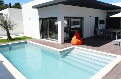 Carrasqueira Casa | Casa Sésimbra / Meco con piscina privada y jardín para 10 personas, cerca de Lisboa