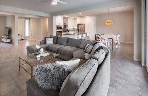 Bermuda Dunes Casa | Casa a estrenar, cerca de todo! 4BR con piscina, jacuzzi y pozo de fuego (para 12)