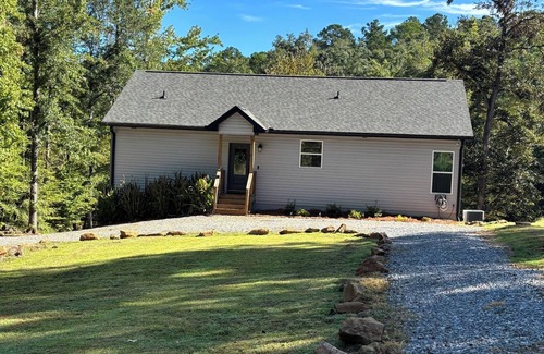 Jacksons' Gap Casa | New House on Lake Martin – Peaceful Creekside-Pet Friendly-Auburn Football
