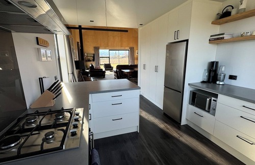 Fairlie Casa | New house with stunning mountain views and outdoor bath