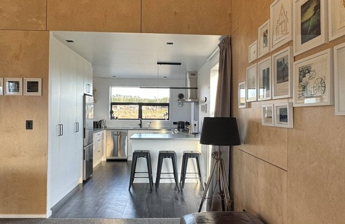 Fairlie Casa | New house with stunning mountain views and outdoor bath