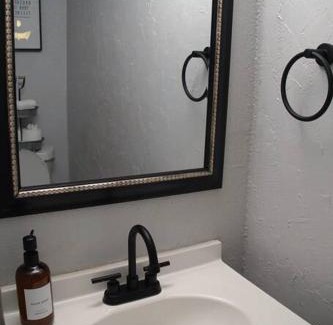Northeast Houston Apartamento | New Houston Home! Sleeps 10-12, Near Downtown, 4 Car Parking