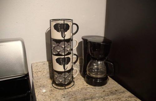 Northeast Houston Apartamento | New Houston Home! Sleeps 10-12, Near Downtown, 4 Car Parking