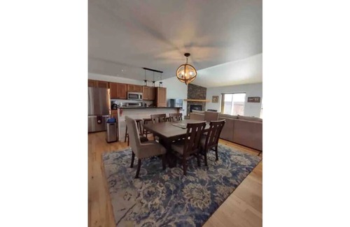 Livingston Casa | NEW in 2022 with more than a View, Cozy 3bd/2ba, Yellowstone.