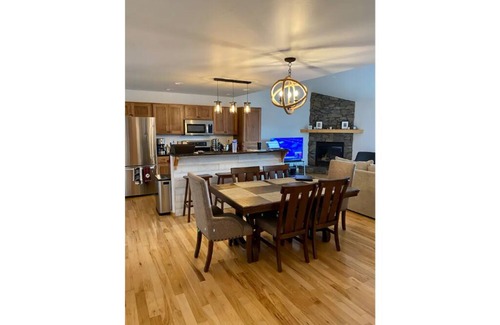 Livingston Casa | NEW in 2022 with more than a View, Cozy 3bd/2ba, Yellowstone.