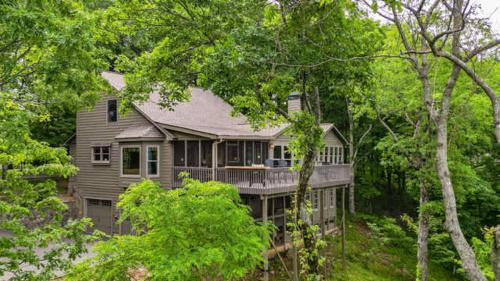 Big Canoe Casa | New in Big Canoe- Golf Lake & Mountain Views