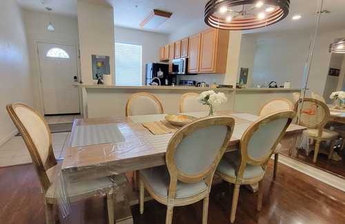 Gainesville Condominio | New In-City Comfort: Condo Getaway 2-bed, 2-bath