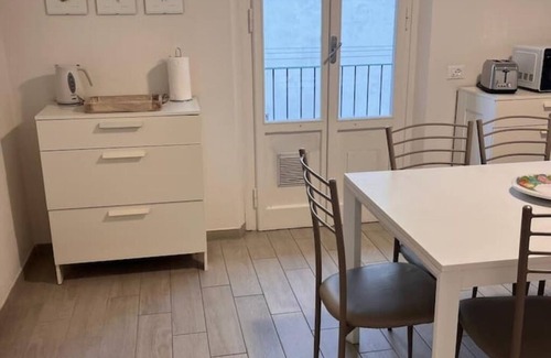 Careggi Rifredi Apartamento | New in Florence, welcoming with parking space