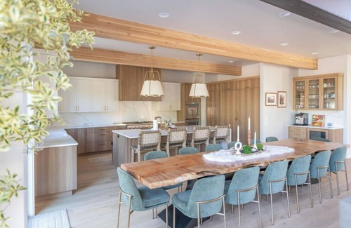 Sunriver Casa | New in Sunriver 2025! Sleeps 14+, 14 beds, Luxury modern lodge.