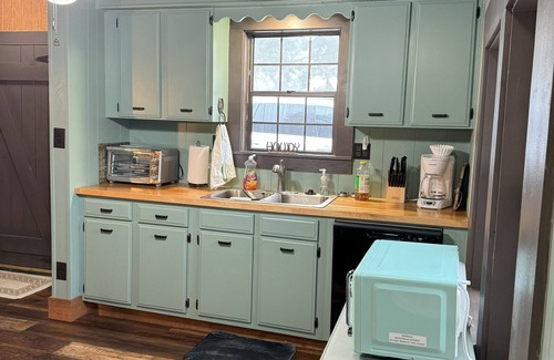 Clarksville Cabina | New Iron Mountain View Cabin