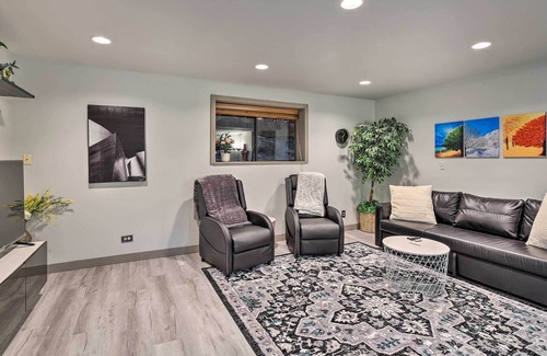 Mirrormont Apartamento | NEW! Issaquah Getaway: Backyard Oasis w/ Hot Tub!
