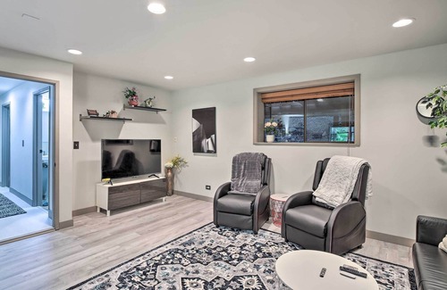 Mirrormont Apartamento | NEW! Issaquah Getaway: Backyard Oasis w/ Hot Tub!