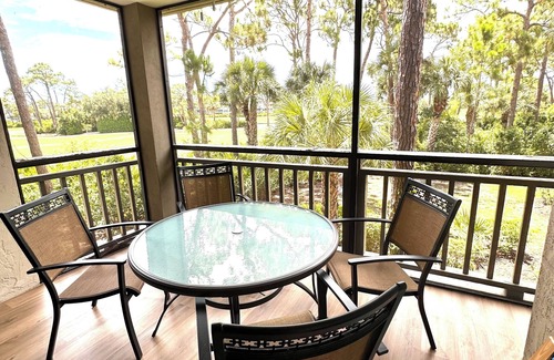 Bonita Bay Condominio | New! Just renovated coastal condo, Gated community, 10 min to beach by shuttle!