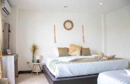 Kata Hotel | New Kata Statation Hotel and Hostel
