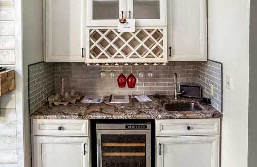 Kelleys Island Casa | New! Kelleys Island Condo