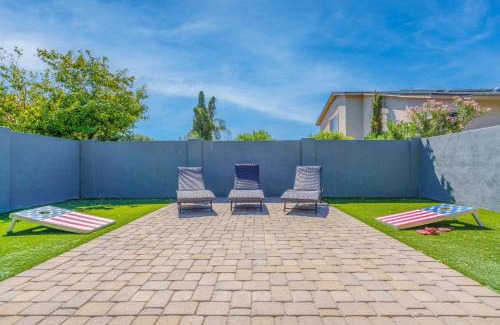 Glendale Casa | New king Beds Pool Hot Tub Outdoor Fireplace