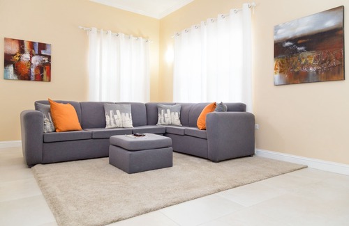 New Kingston Apartamento | New Kingston Guest Apartment at Westbury
