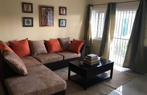 Barbican Apartamento | New Kingston Guest Apartment at Sandhurst
