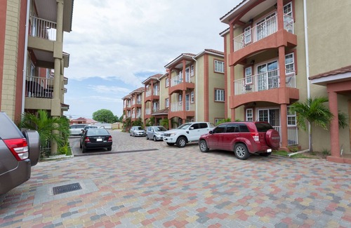 New Kingston Apartamento | New Kingston Guest Apt at Fairway