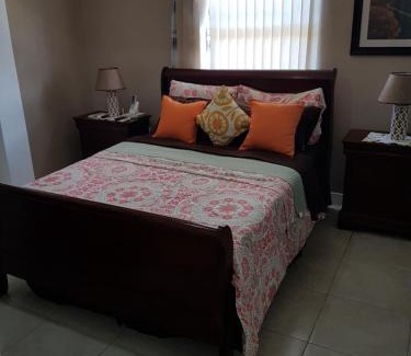 New Kingston Apartamento | New Kingston Luxurious Secure Condo